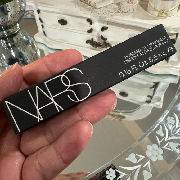 NARS 💄
Powermatte Lip Pigment - Picture 8 of 13